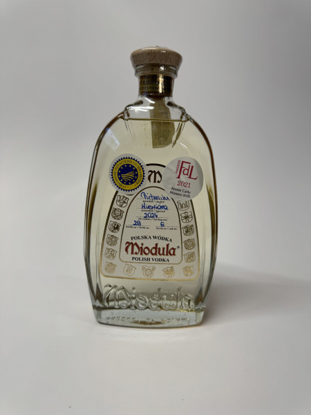 Miodula Czysta Wódka - Wódki - Alkohole - Smaki Natury